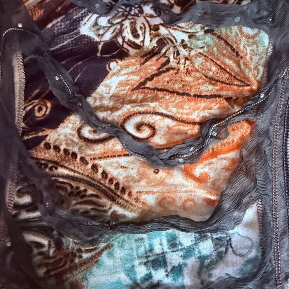 Vanilla b. Woman’s Embellished Top with Cap Sleeve. Size Small. - Picture 4 of 5